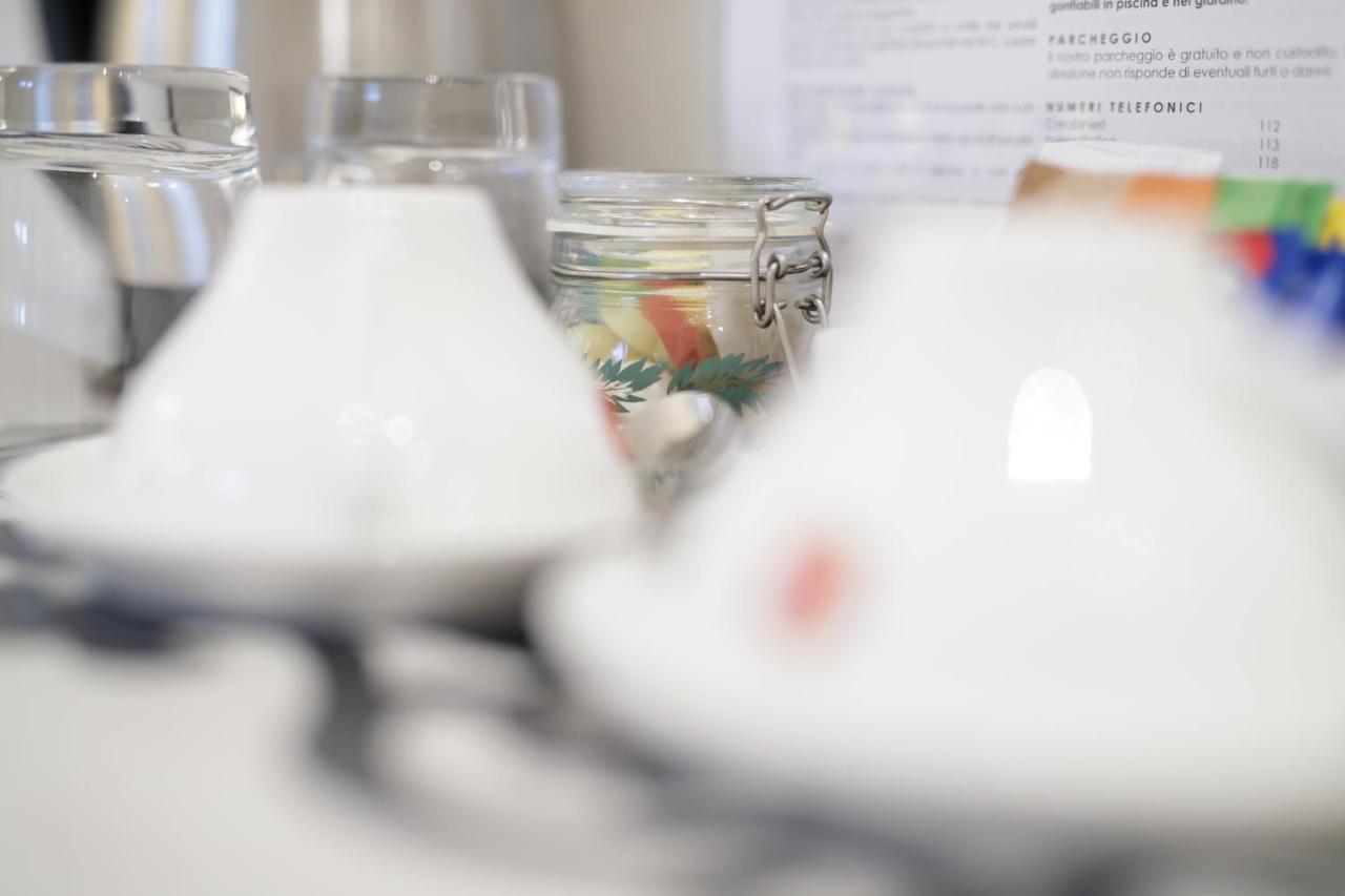 Mincio Relais Bed & Breakfast กัสเตลนูโอโว เดล การ์ดา ภายนอก รูปภาพ